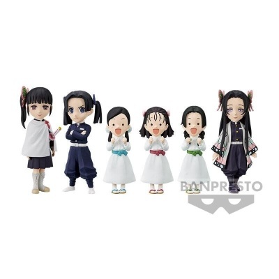 Seis figuras de ação anime em diferentes poses e roupas em fundo branco