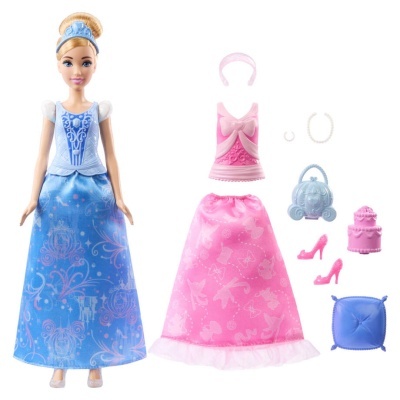 Boneca princesa com vestido azul e acessórios adicionais para trocar, sobre fundo branco
