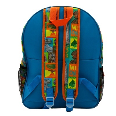 Mochila azul com alças estampadas coloridas de dinossauros e texto WILD ON