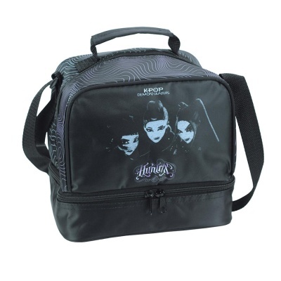 Bolsa preta K-POP Demon Hunters com estampa de personagens e texto
