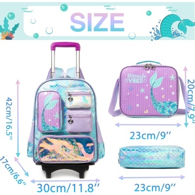 Conjunto de mochila com rodinhas, mala e estojo com padrão de cauda de sereia em tons azul e lilás.