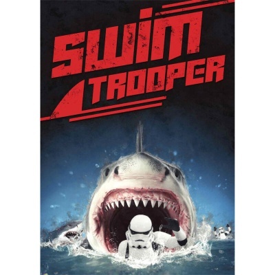 Cartaz de filme com tubarão branco e stormtrooper na água com texto SWIM TROOPER