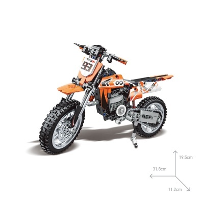 Motocross de brinquedo construível laranja, preto e cinza com placa '99'