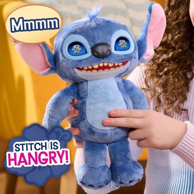Peluche azul de Stitch com texto 'STITCH IS HANGRY!' e 'Mmmm'