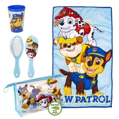 Conjunto Paw Patrol com copo, escovas, toalha azul e bolsa transparente com personagens de desenho animado.