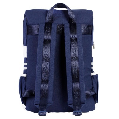 Mochila azul escura vista de costas com alças acolchoadas