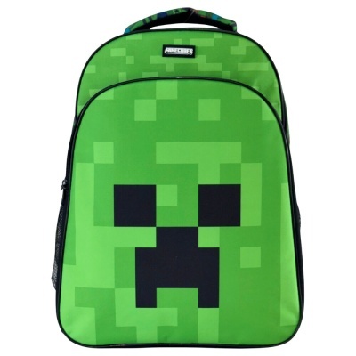 Mochila verde com padrão pixelado e rosto preto pixelado com etiqueta MINECRAFT