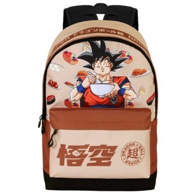 Mochila bege com estampa colorida do Goku e comida, texto em japonês e logo Dragon Ball Super.