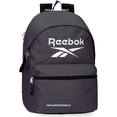 Mochila preta Reebok com logotipo branco e bolso frontal com fecho