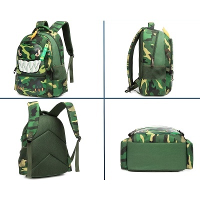 Mochila camuflada verde com bolso frontal de boca dentada