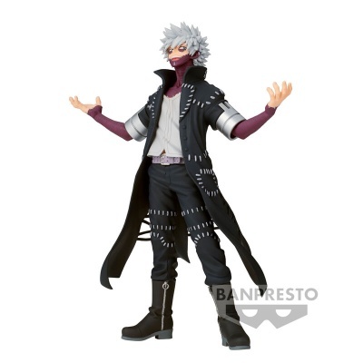 Figura de ação Banpresto de personagem com cabelo branco e casaco preto.