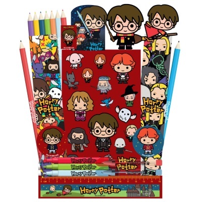 Material escolar Harry Potter com personagens e texto coloridos