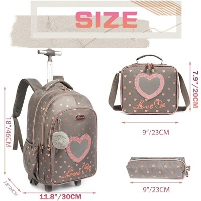 Conjunto escolar cinza com corações e texto Love, mochila de rodinhas, nécessaire e estojo
