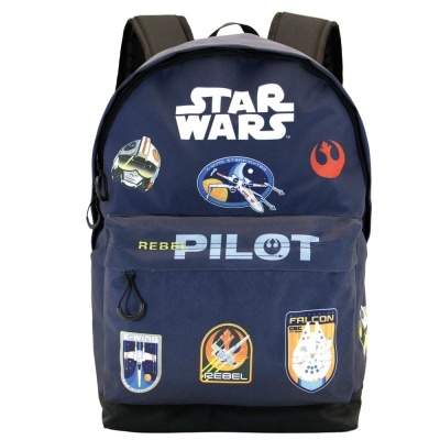 Mochila azul escura com estampas Star Wars e vários emblemas na frente