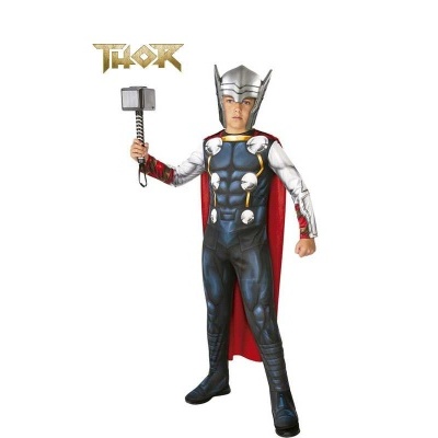Criança com fato de Thor azul escuro, capa vermelha, máscara prateada e martelo