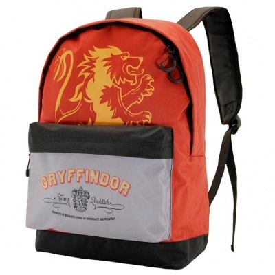 Mochila vermelha e cinza com estampa dourada de leão e texto GRYFFINDOR