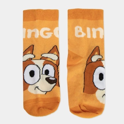 Par de meias laranjas com personagem Bing e texto BINGO