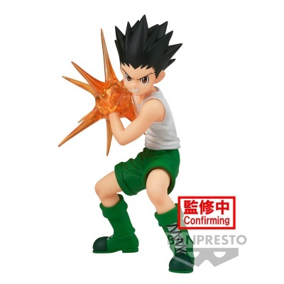 Figura de ação do personagem Gon segurando uma esfera laranja em forma de explosão