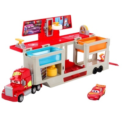 Brinquedo de camião e carro vermelho com caravana cinza, azul e laranja da Disney Pixar Cars
