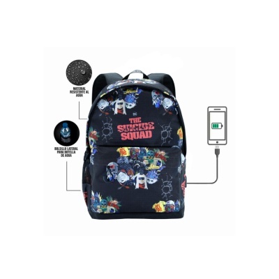 Mochila preta com estampado dos personagens do filme THE SUICIDE SQUAD e texto vermelho