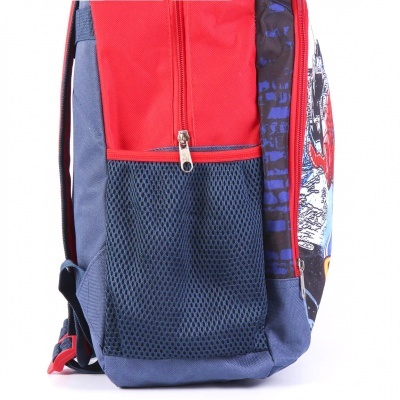 Mochila vermelha e azul com bolso de rede preta e padrão colorido