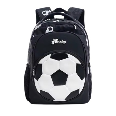 Mochila preta e branca com design de bola de futebol e marca Shibaby