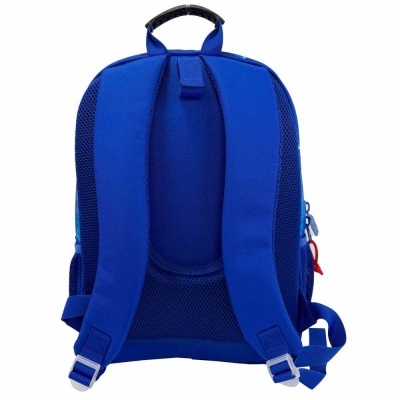 Mochila azul vista de trás com alças acolchoadas e painel em malha