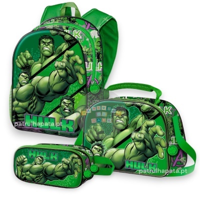 Conjunto mochila, lancheira e estojo verde com personagens Hulk em fundo branco