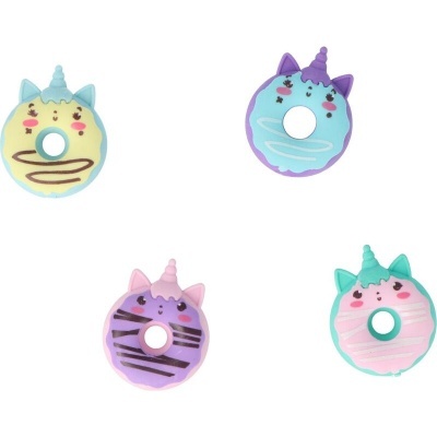 Quatro donuts decorativos coloridos em forma de unicórnios sobre fundo branco