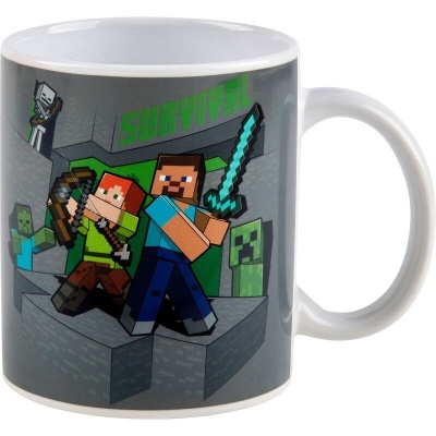 Caneca branca com design colorido do jogo Minecraft e texto SURVIVAL