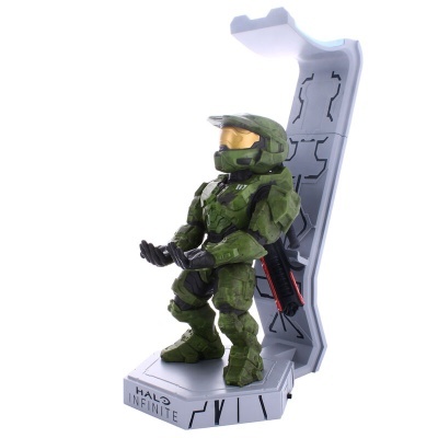 Figura de ação Master Chief do Halo Infinite em base cinza com suporte vertical
