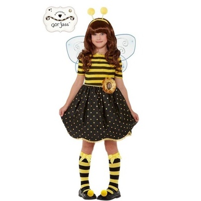 Fantasia infantil de abelha com saia preta com bolas amarelas, top às riscas amarelo e preto, meias às riscas, asas translúcidas, auréola amarela e sapatos pretos.