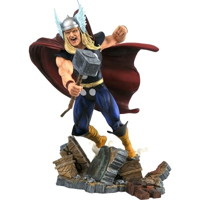 Figura do herói Thor com capa vermelha e martelo