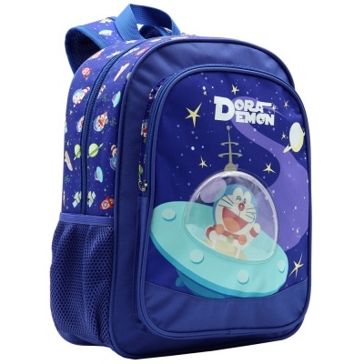 Mochila azul com personagem Doraemon em disco voador e estrelas
