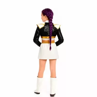 Fato de baile infantil preto e branco com ombreiras e botas brancas