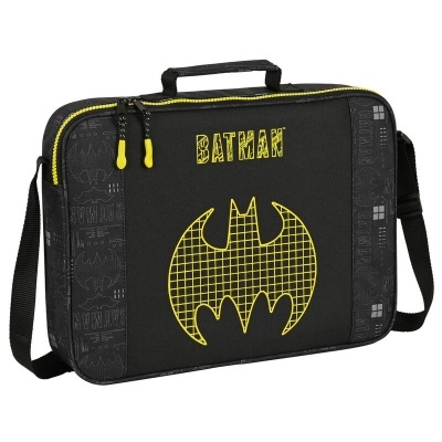 Mala preta com logotipo e texto Batman em amarelo