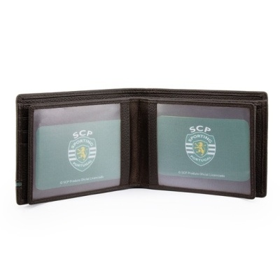 Carteira castanha de couro com cartões verde Sporting CP no interior
