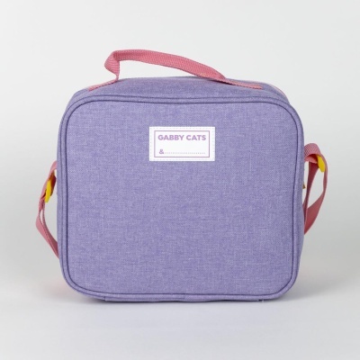 Bolsa térmica roxa com alças rosa e etiqueta 