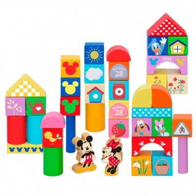 Blocos de construção de madeira coloridos com motivos da Disney e personagens de Mickey e Minnie
