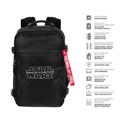 Mochila preta Star Wars com logótipo branco e etiqueta vermelha pendurada
