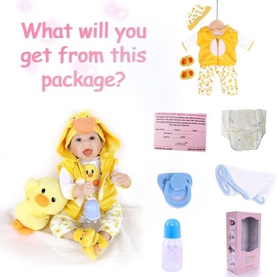 Conjunto de roupa de bebé amarelo com padrão de patinho e acessórios