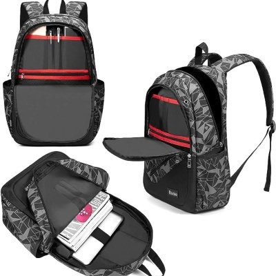 Mochila preta com padrão geométrico cinza e detalhes vermelhos