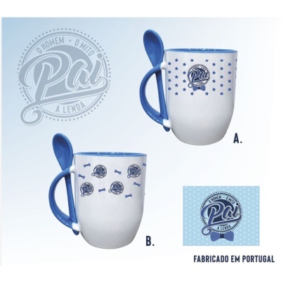 Duas canecas brancas e azuis com colher e texto Pai e caixa azul com design similar.