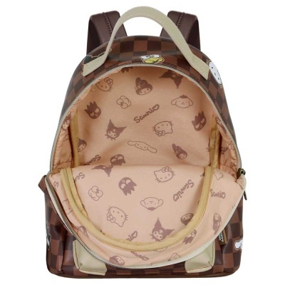Mochila castanha quadriculada com autocolantes e interior estampado Sanrio