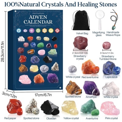 Calendário do advento com pedras naturais coloridas e acessórios