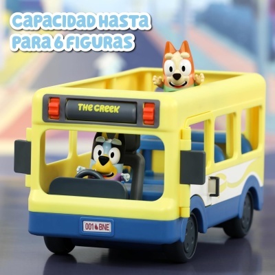 Brinquedo de autocarro amarelo com duas figuras animadas e texto na frente