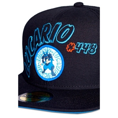 Boné preto com logótipo bordado azul e branco