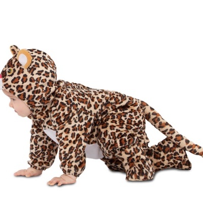 Bebé com fato de leopardo em tecido felpudo com capuz e cauda