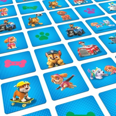 Cartas quadradas azuis com personagens e símbolos da Patrulha Pata