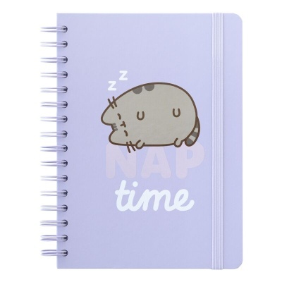 Caderno lilás com ilustração de gato a dormir e texto NAP time